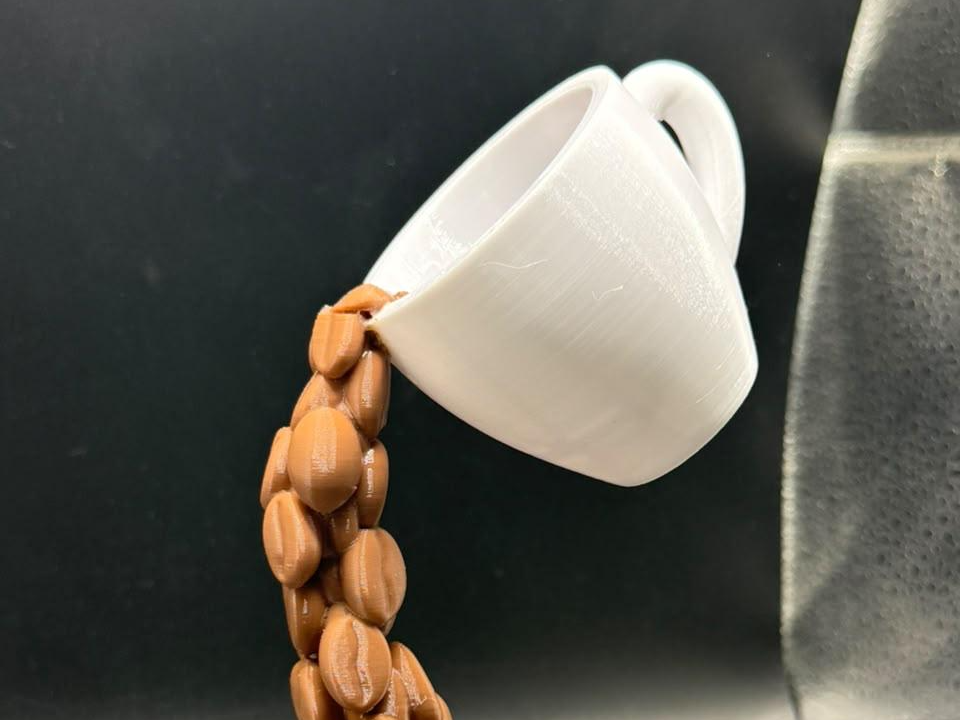 فنجان قهوه شناور